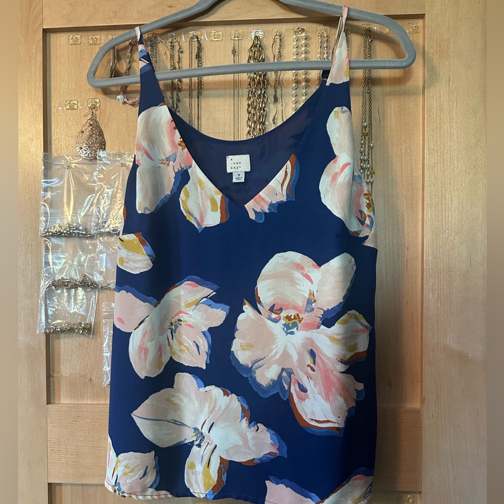 A new day flower tank